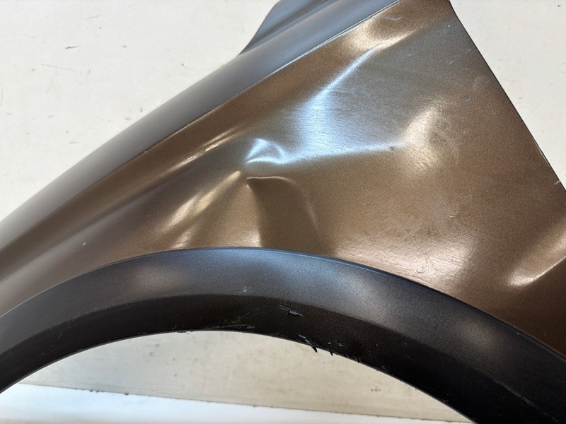 Крыло переднее левое