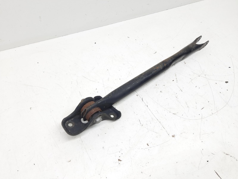 Рычаг задний правый