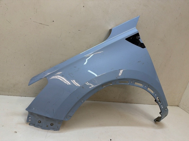 Крыло переднее левое