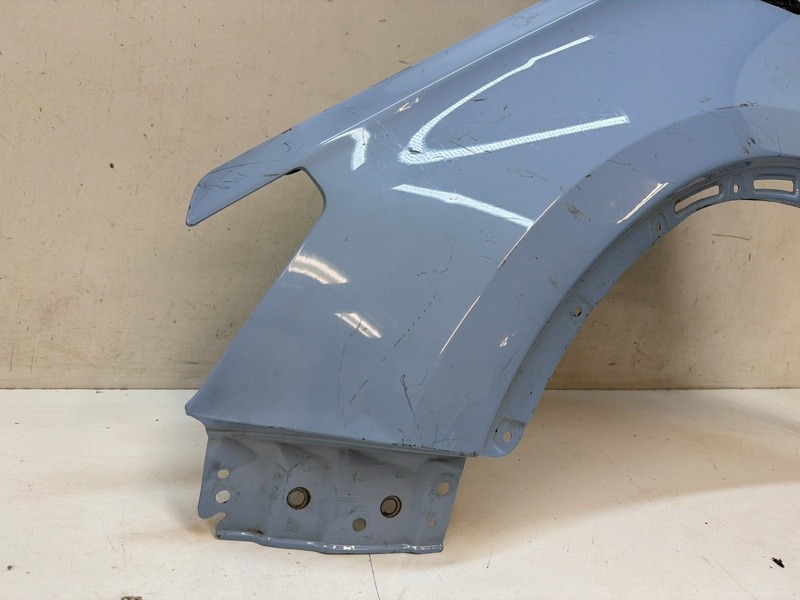 Крыло переднее левое
