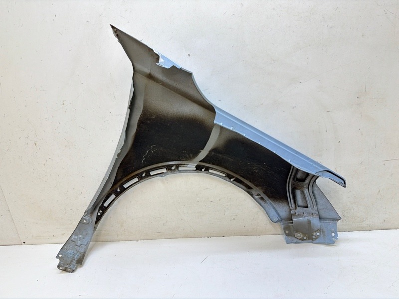 Крыло переднее левое