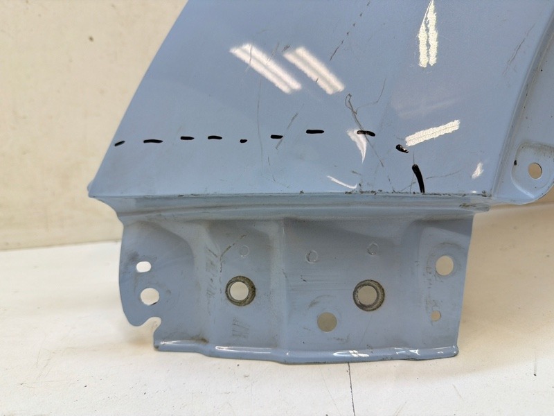 Крыло переднее левое