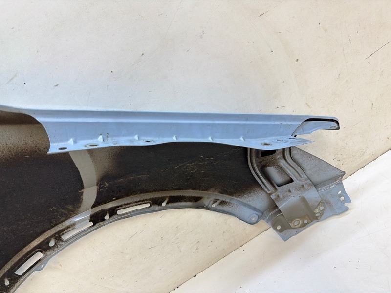 Крыло переднее левое