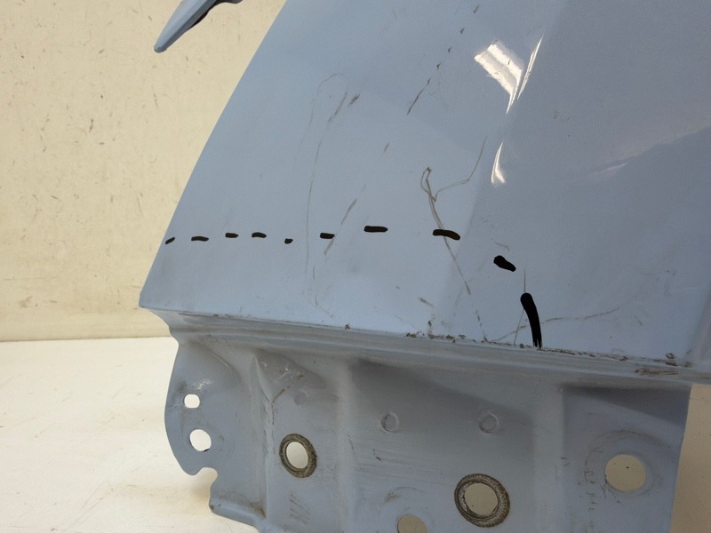 Крыло переднее левое