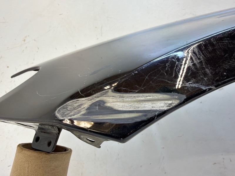 Крыло переднее левое