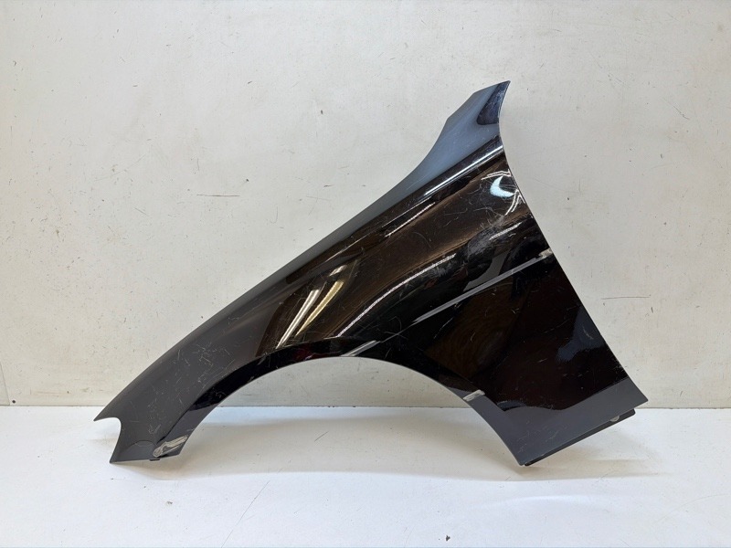 Крыло переднее левое