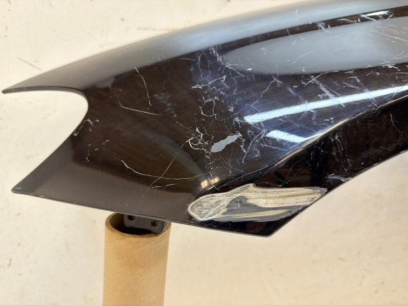 Крыло переднее левое