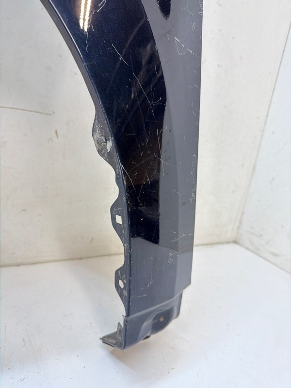 Крыло переднее левое