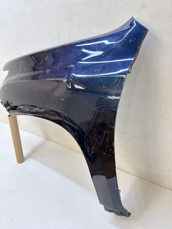 Крыло переднее левое