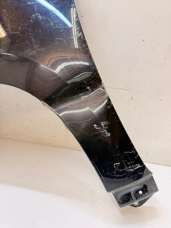 Крыло переднее левое