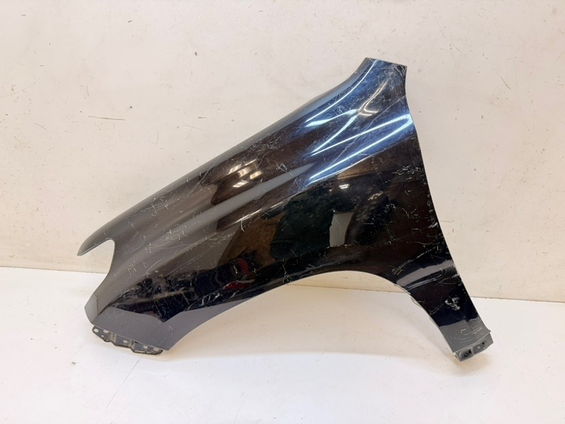 Крыло переднее левое