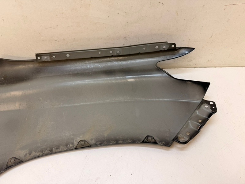 Крыло переднее левое