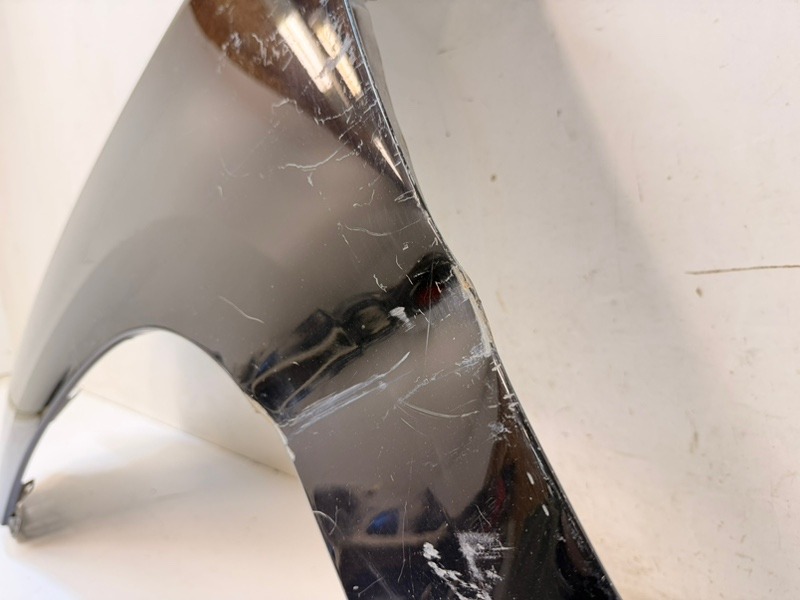 Крыло переднее левое