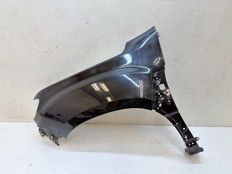 Крыло переднее левое