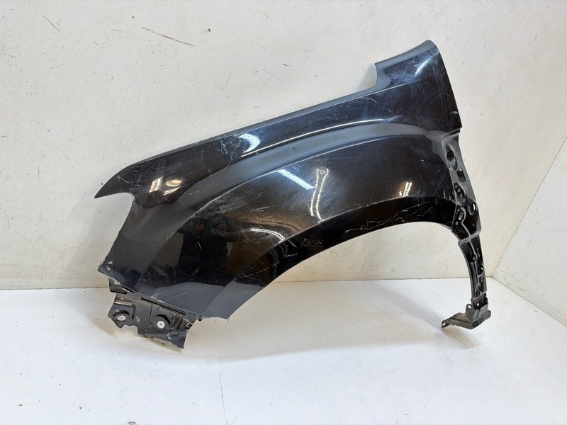 Крыло переднее левое