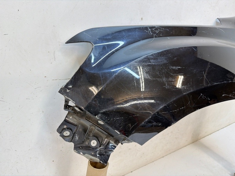 Крыло переднее левое