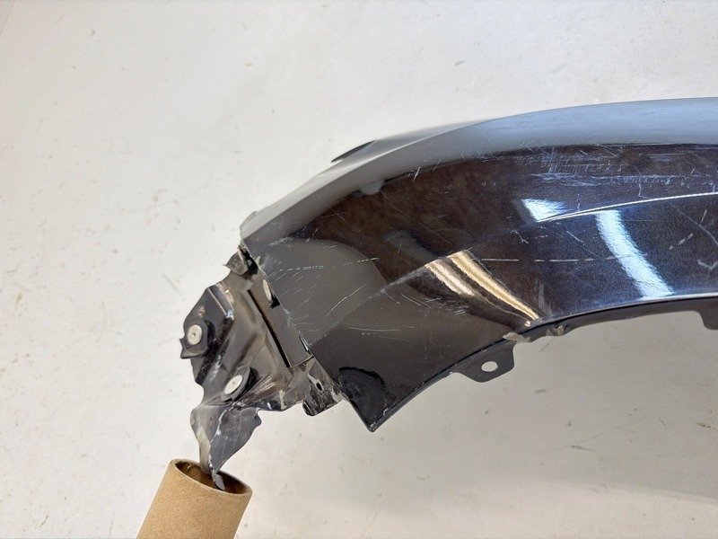 Крыло переднее левое