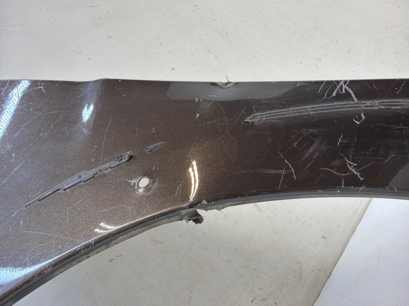 Крыло переднее левое