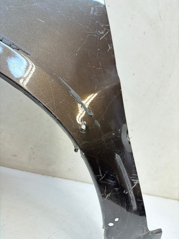 Крыло переднее левое