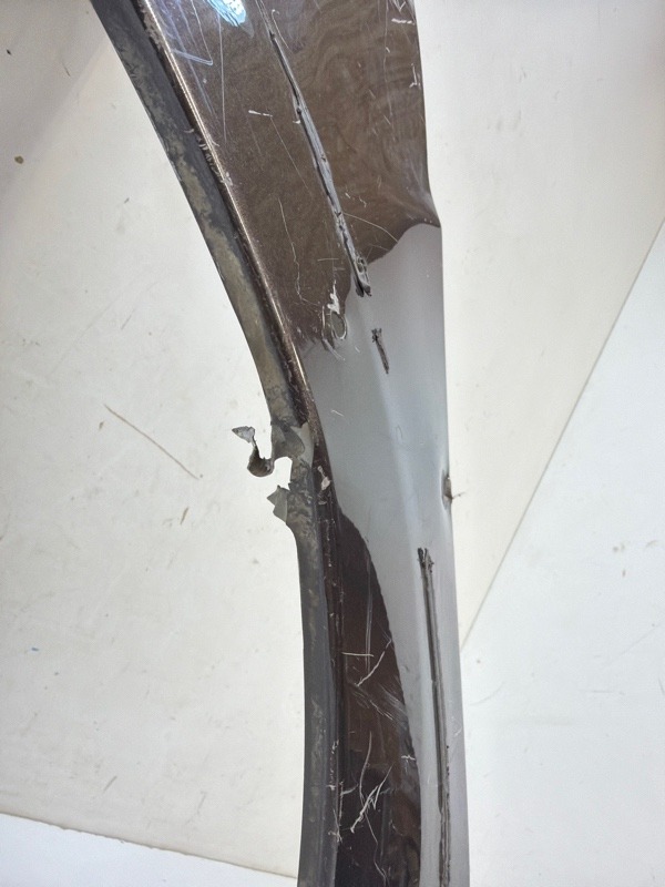 Крыло переднее левое