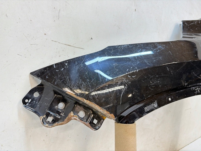 Крыло переднее левое