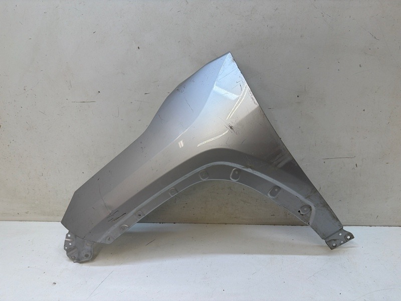 Крыло переднее левое