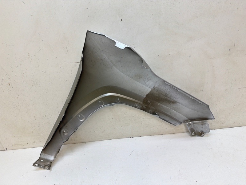 Крыло переднее левое