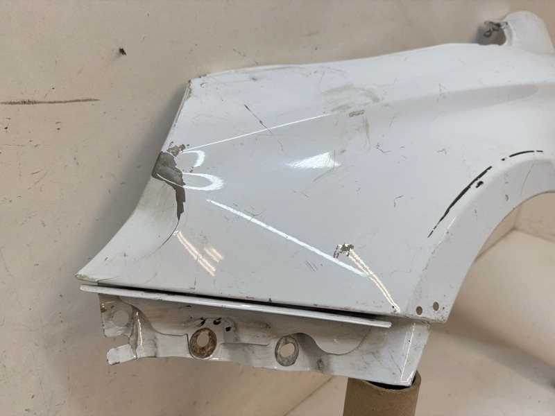 Крыло переднее левое