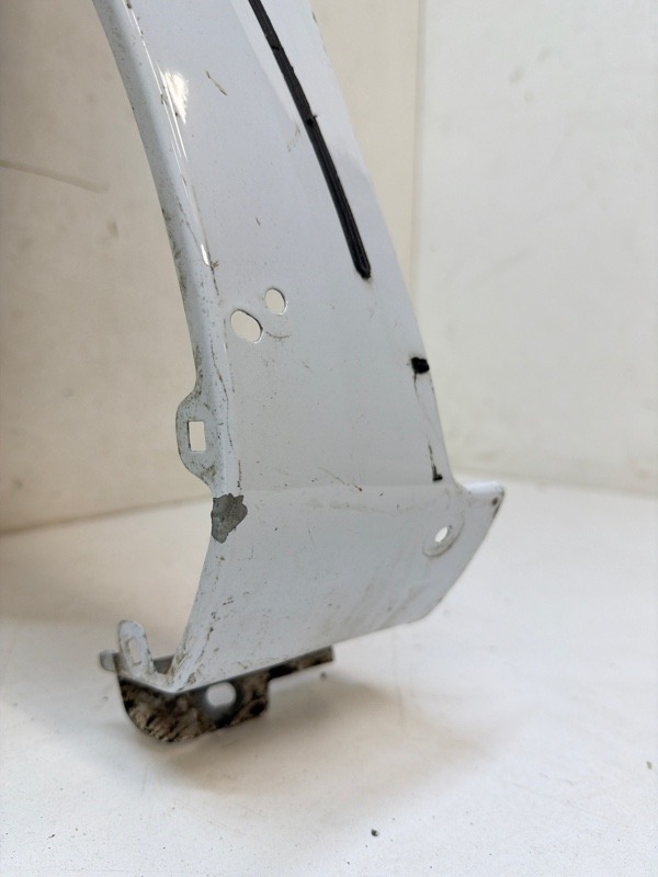 Крыло переднее левое