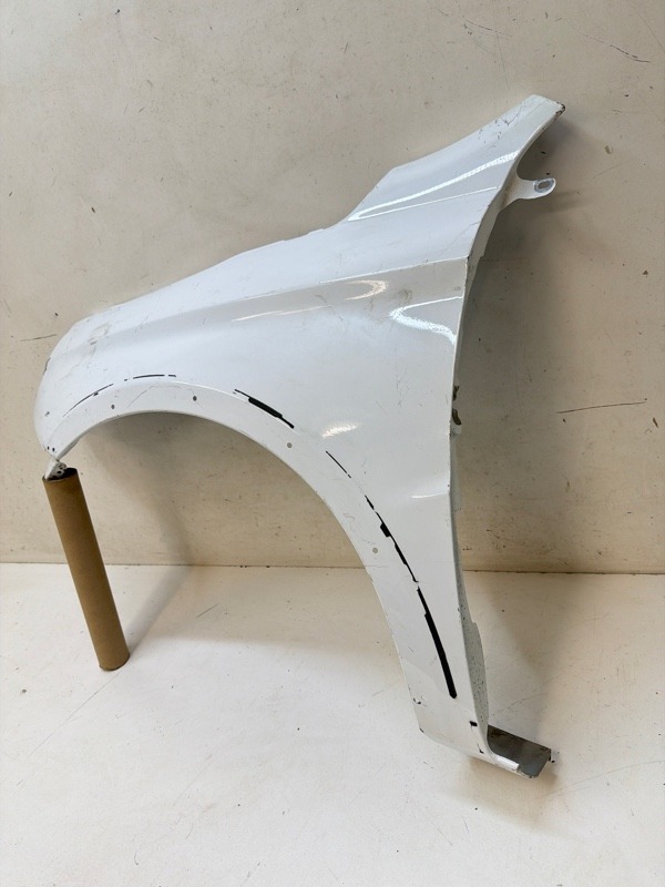 Крыло переднее левое