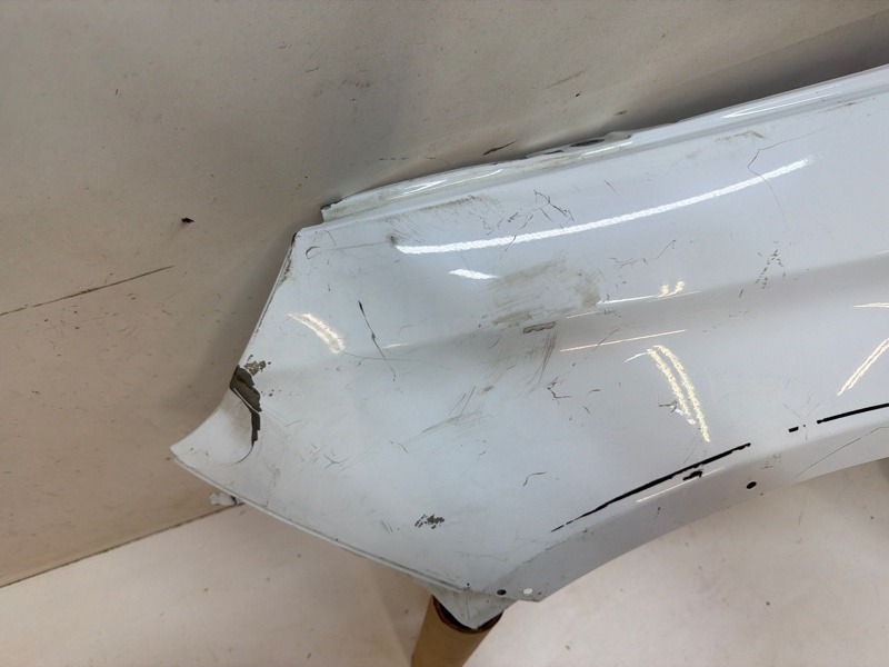 Крыло переднее левое