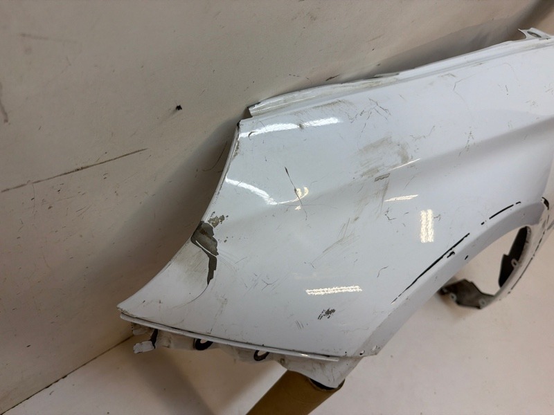 Крыло переднее левое