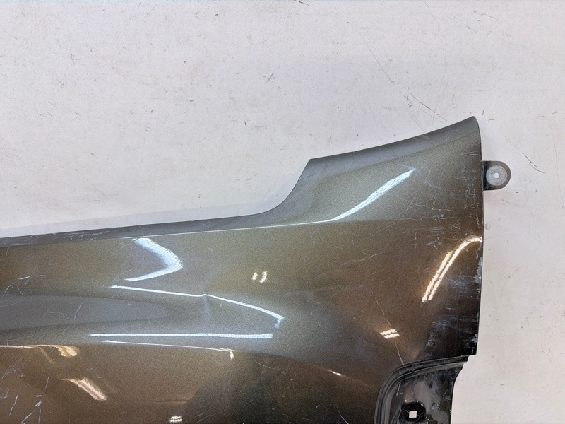 Крыло переднее левое