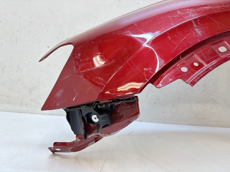 Крыло переднее левое