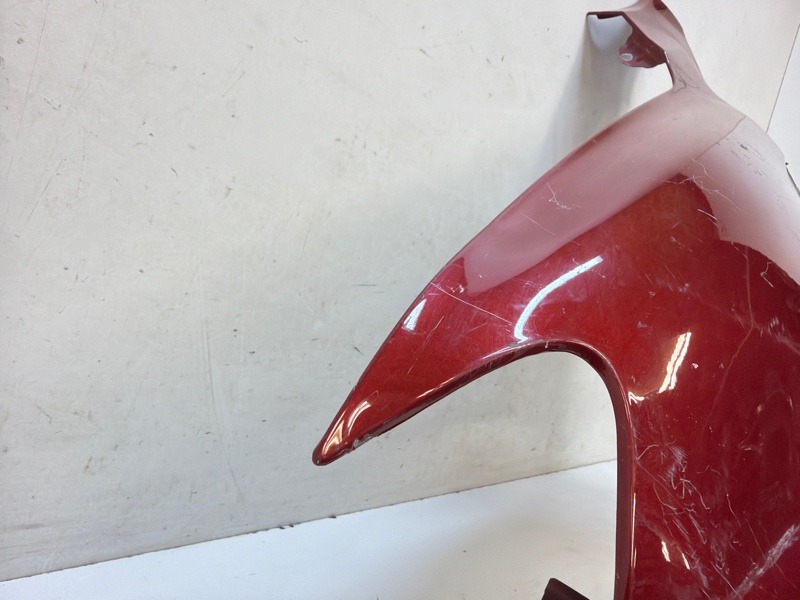 Крыло переднее левое