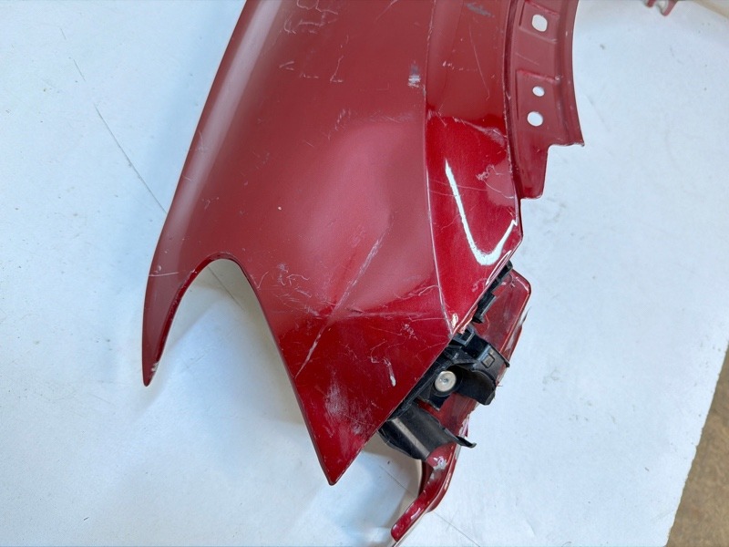 Крыло переднее левое