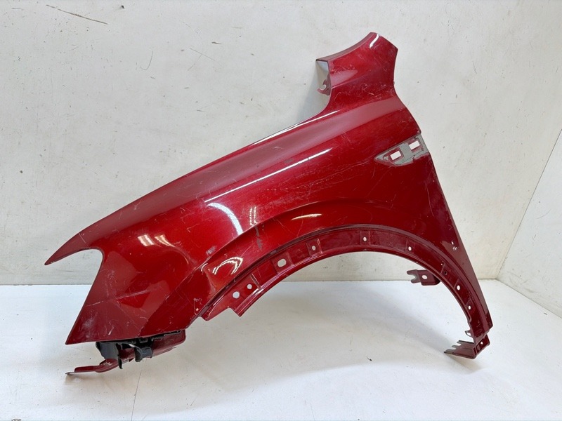 Крыло переднее левое