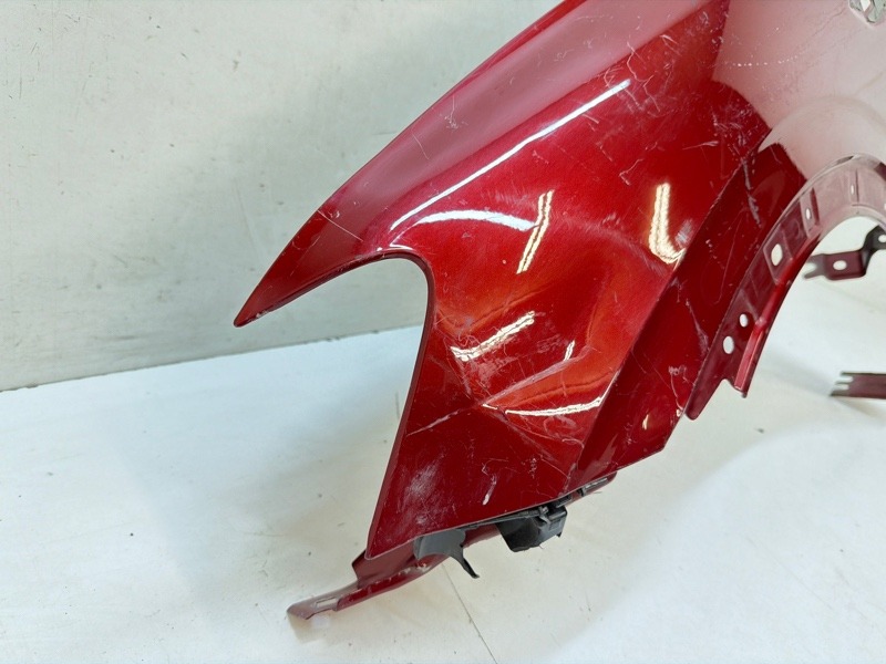 Крыло переднее левое