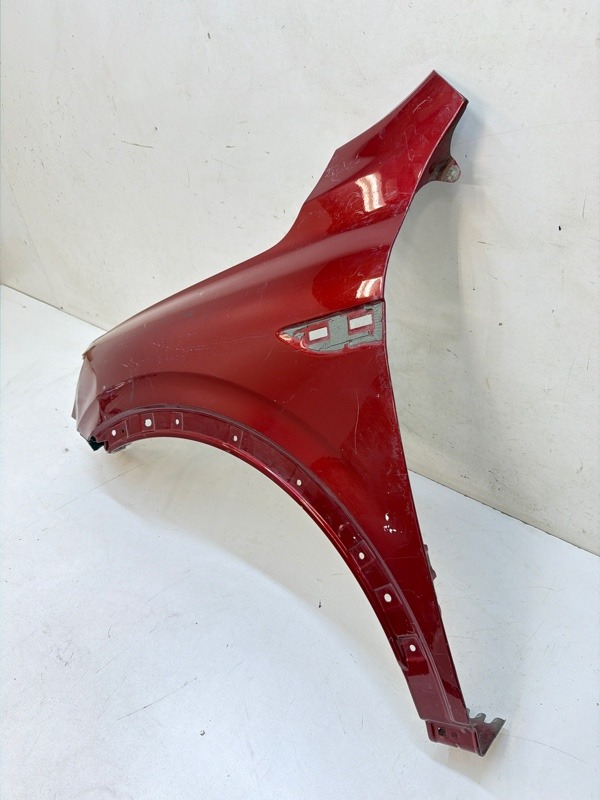 Крыло переднее левое