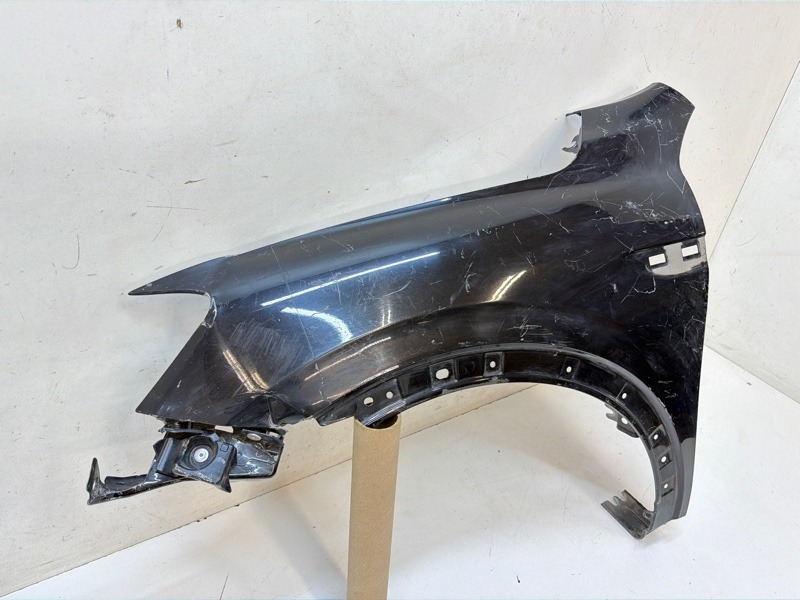 Крыло переднее левое