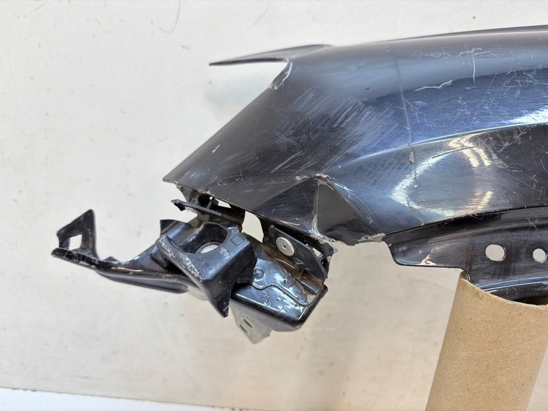 Крыло переднее левое