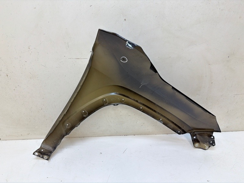 Крыло переднее левое