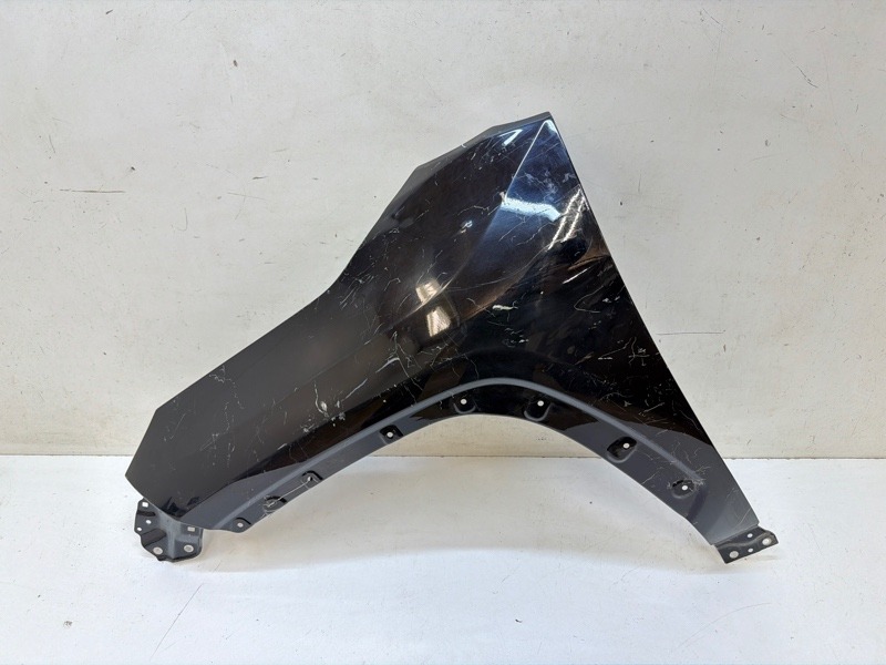 Крыло переднее левое