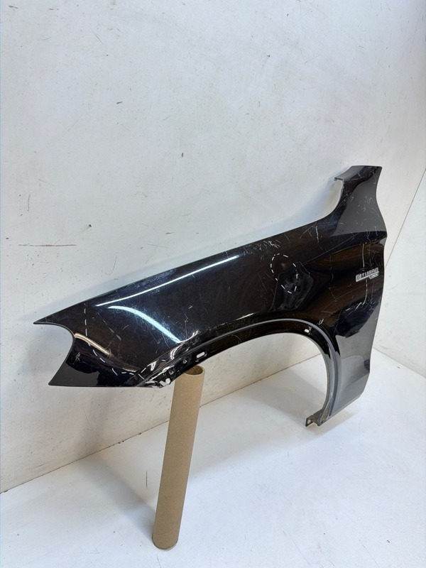 Крыло переднее левое