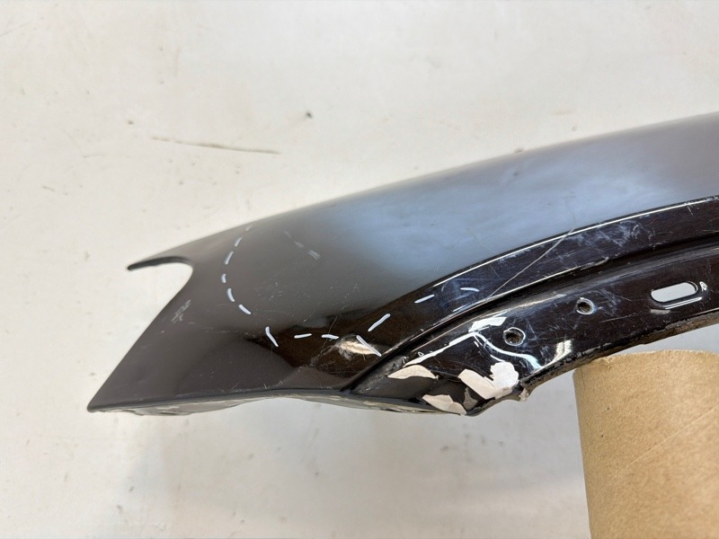 Крыло переднее левое