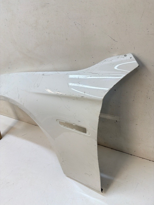 Крыло переднее левое