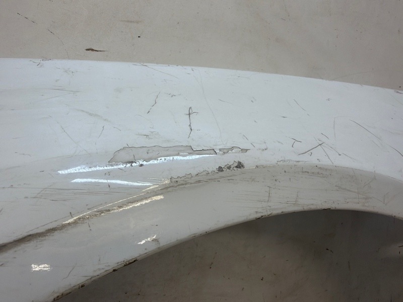 Крыло переднее левое