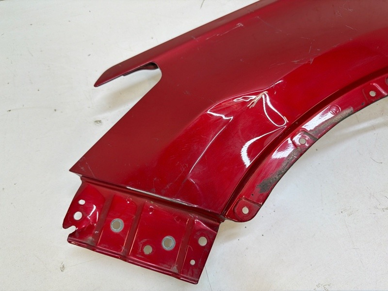 Крыло переднее левое