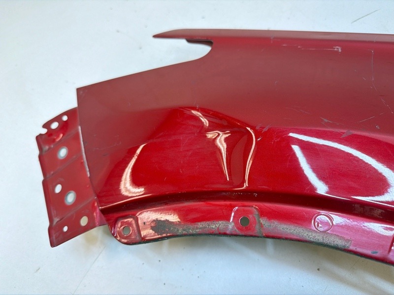 Крыло переднее левое