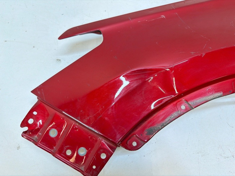 Крыло переднее левое